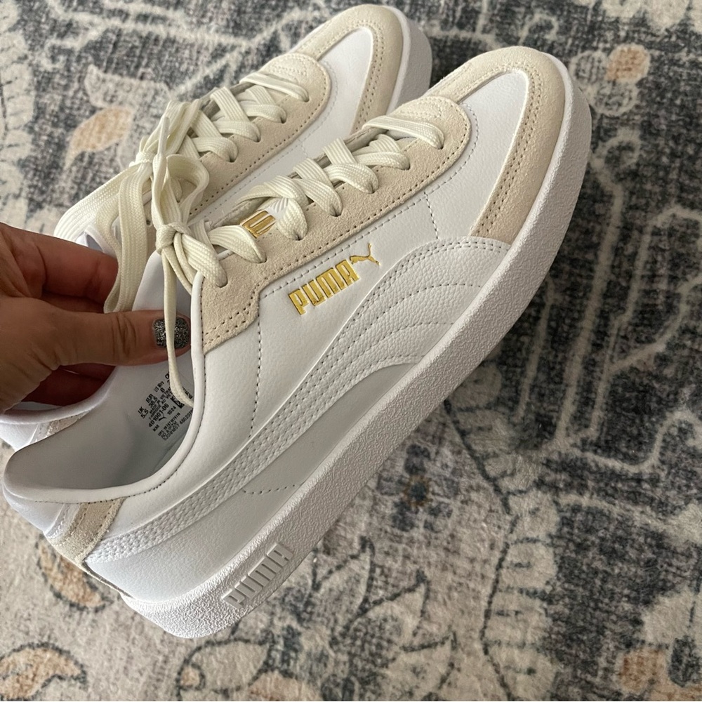 PUMA Women's Cream and Gold Sneakers